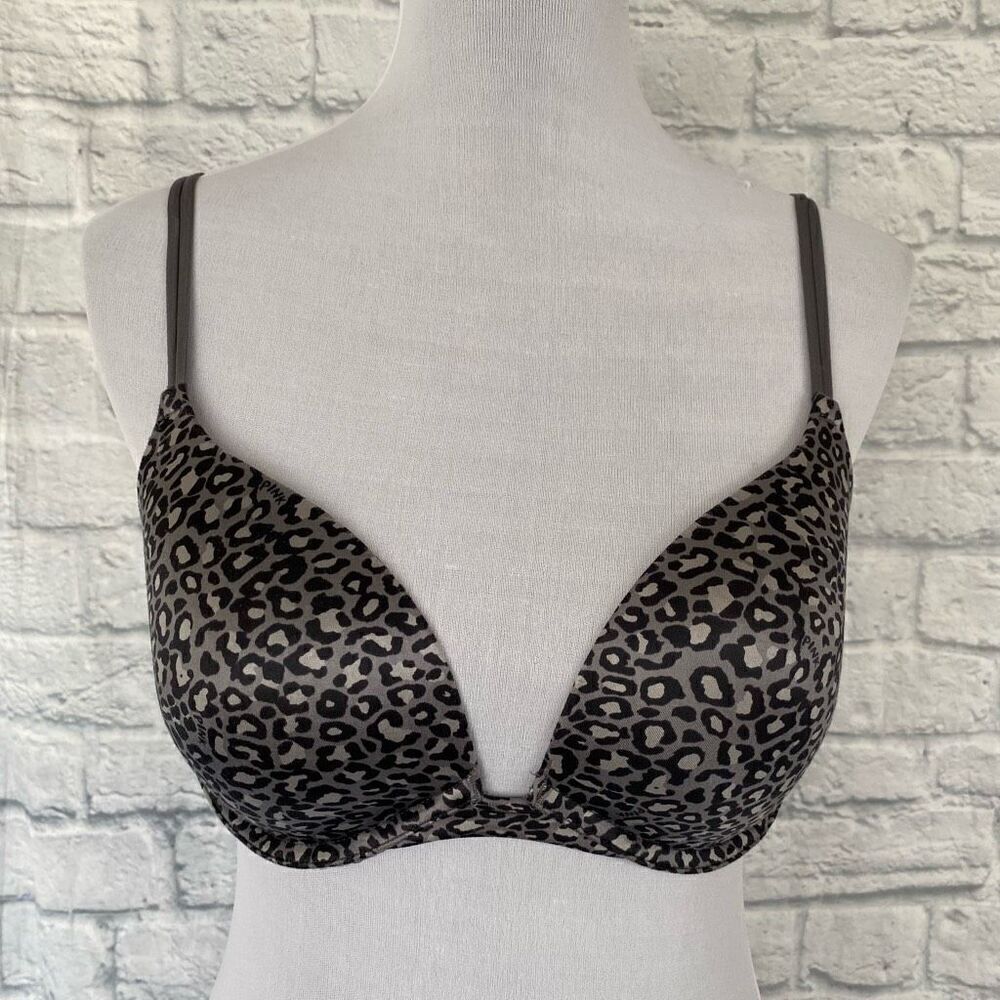 Pink Victoria’s Secret women 34D underwire push up bra w/adjustable straps